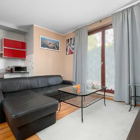 Stylish In An Ideal Location With Parking In By Renters Appartamento Łódź