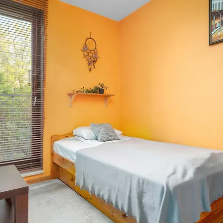 Appartamento Stylish In An Ideal Location With Parking In By Renters