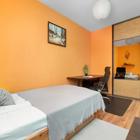 Stylish In An Ideal Location With Parking In By Renters *